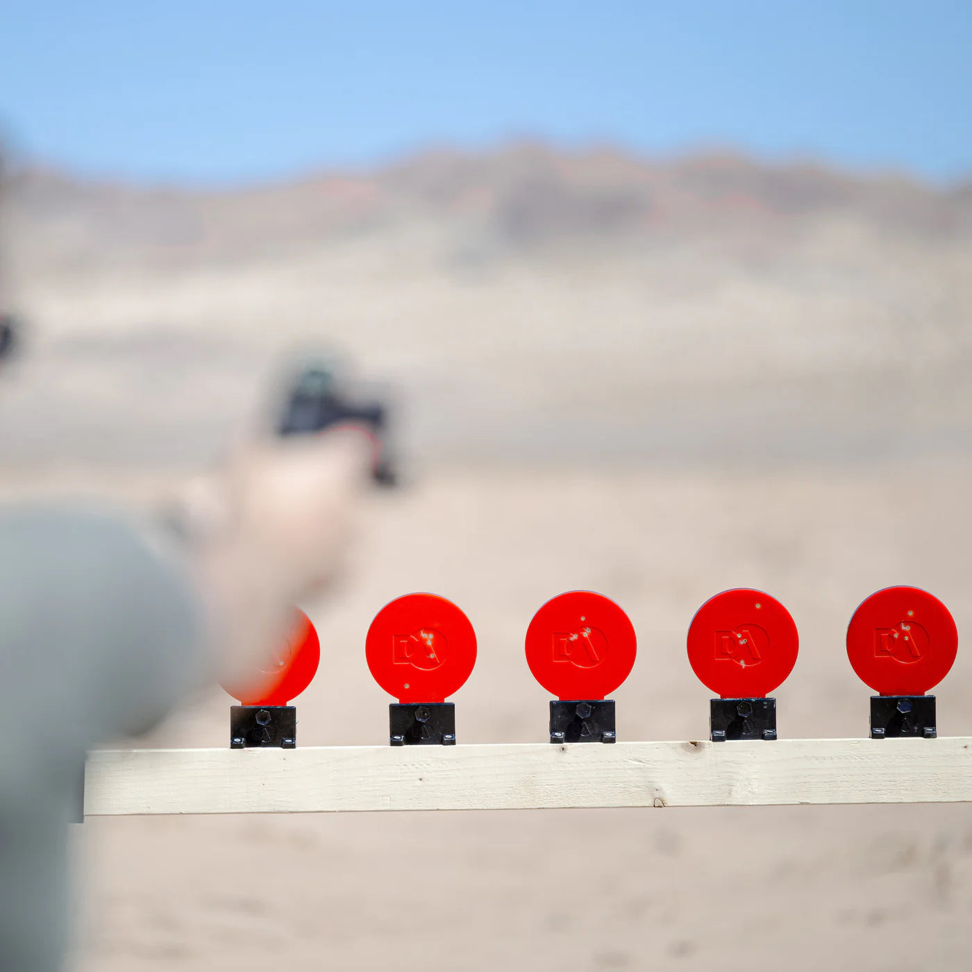 DA TARGETS - 6" Knockdown Color Changing Target